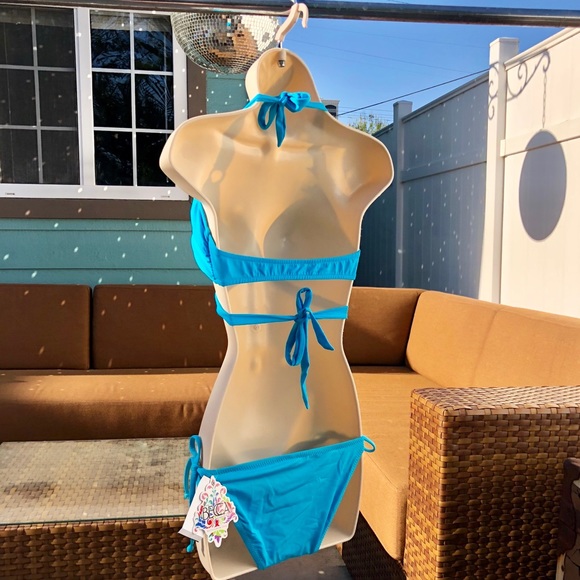 Venus Bikini Top & BEECA Bikini Bottoms 💙 ! - Picture 4 of 7